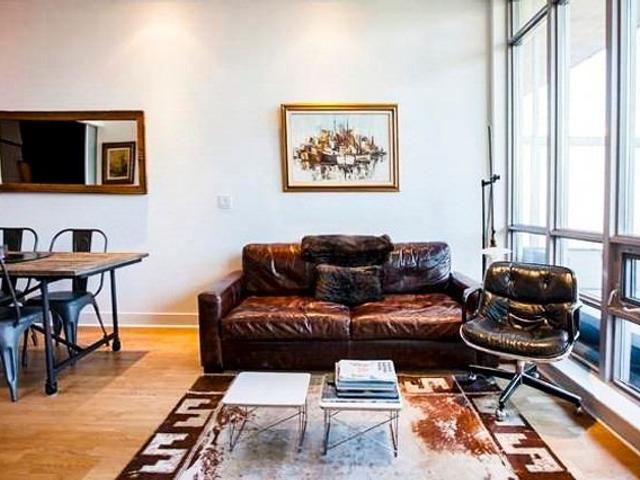 LPH913 - 399 Adelaide St W