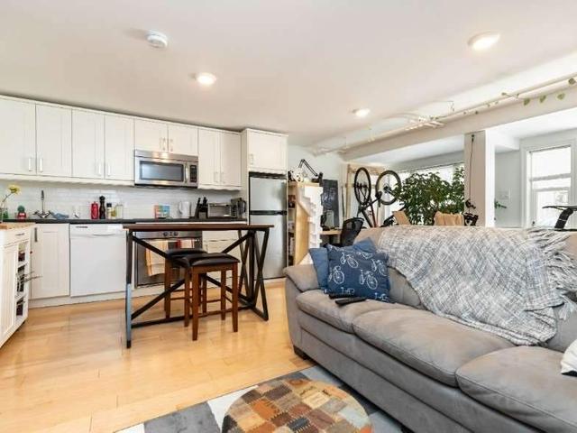 103-105 Chatsworth Dr
