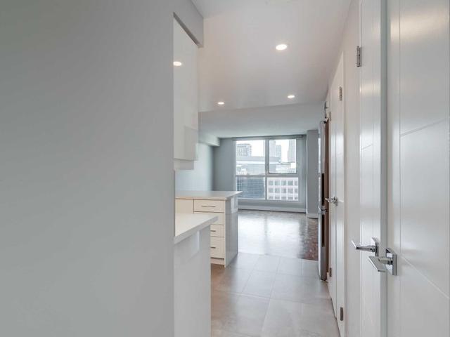2301 - 235 Bloor St E