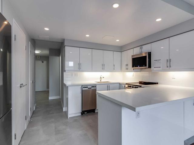 2301 - 235 Bloor St E