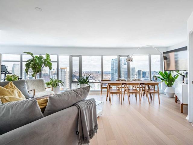 3401 - 210 Victoria St