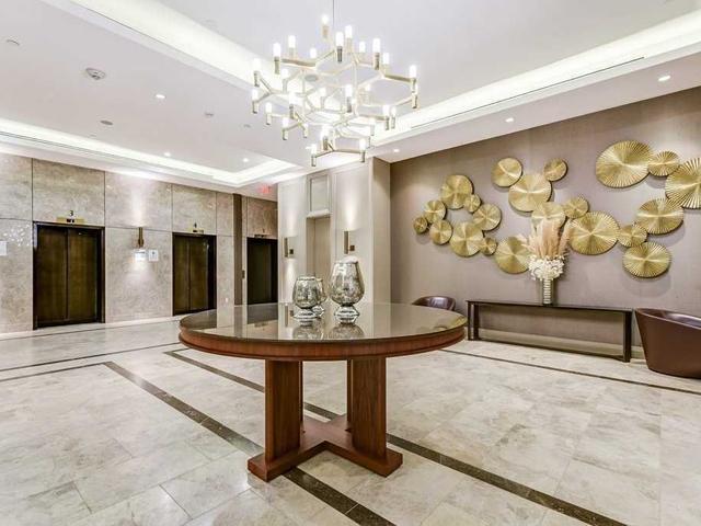 1212 - 155 Yorkville Ave