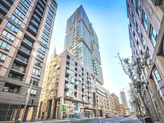 1704 - 199 Richmond St W