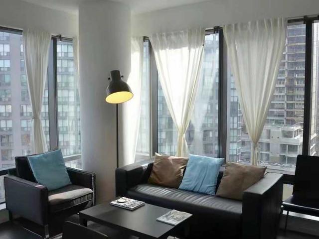 1105 - 5 St Joseph St