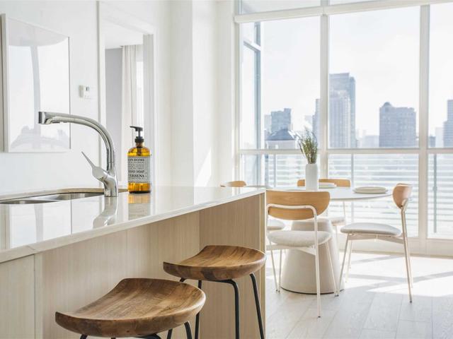 1102 - 170 Avenue Rd