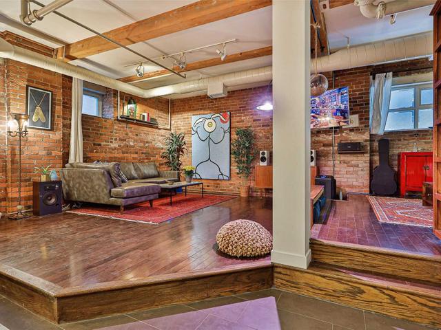 104 - 90 Sherbourne St