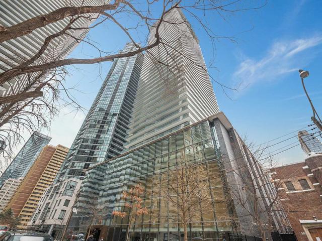 2407 - 33 Charles St E