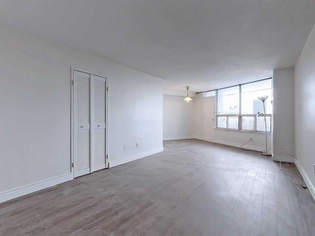 919 - 10 Edgecliff Gfwy