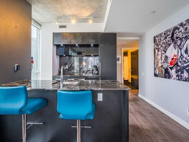 2205 - 88 Blue Jays Way