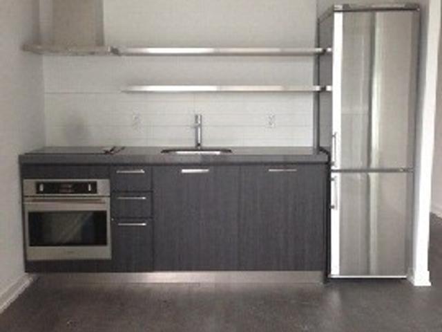 735 - 461 Adelaide St W