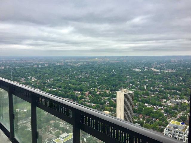 3208 - 8 Eglinton Ave E