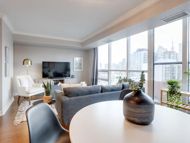 1506 - 320 Richmond St E