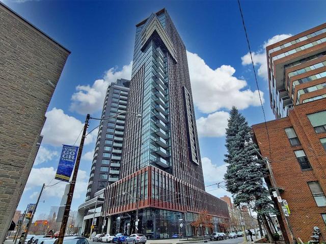 306 - 32 Davenport Rd