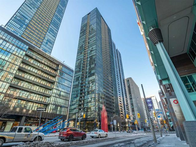 4302 - 110 Charles St E