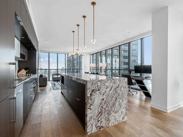 4302 - 110 Charles St E