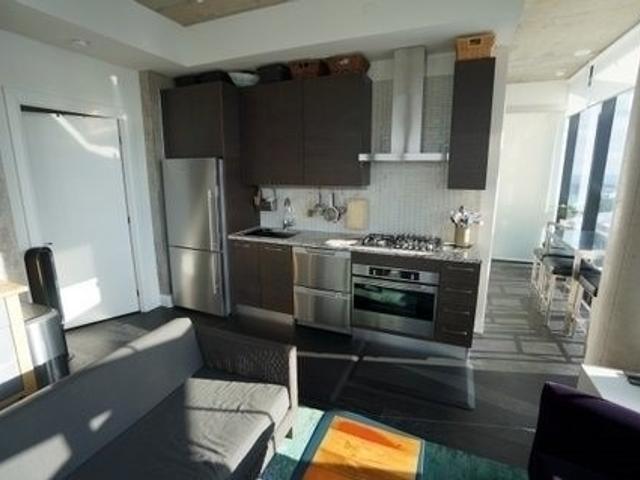 3701 - 224 King St W