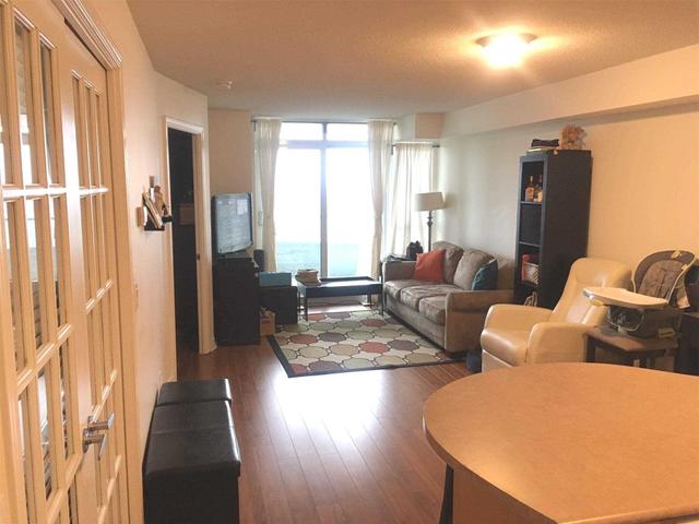 1909 - 17 Barberry Pl