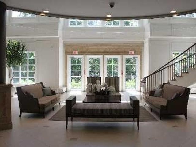 718 - 10 Bloorview Pl