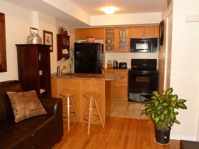 805 - 46 Western Battery Rd