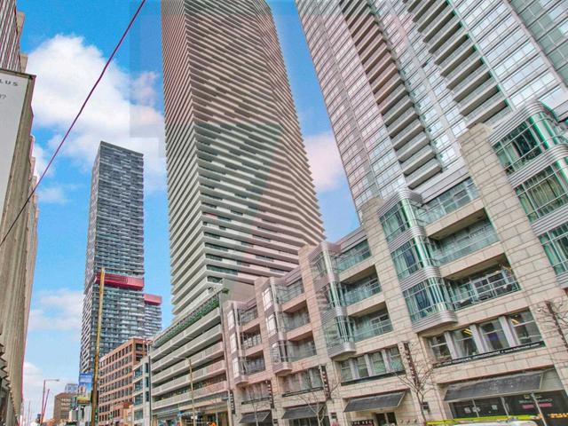 2807 - 2221 Yonge St