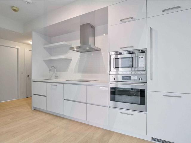 2807 - 2221 Yonge St