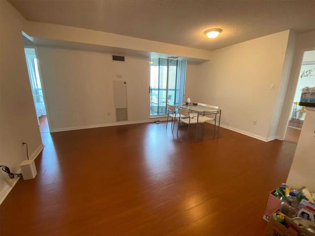 901 - 23 Lorraine Dr