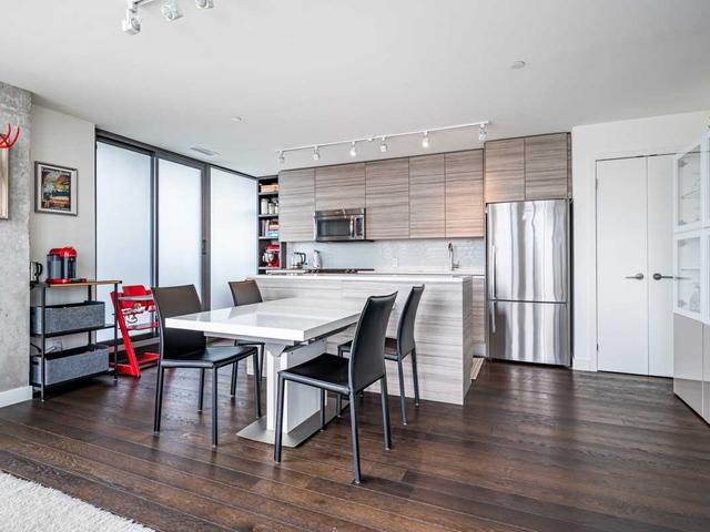 1112 - 111 Bathurst St