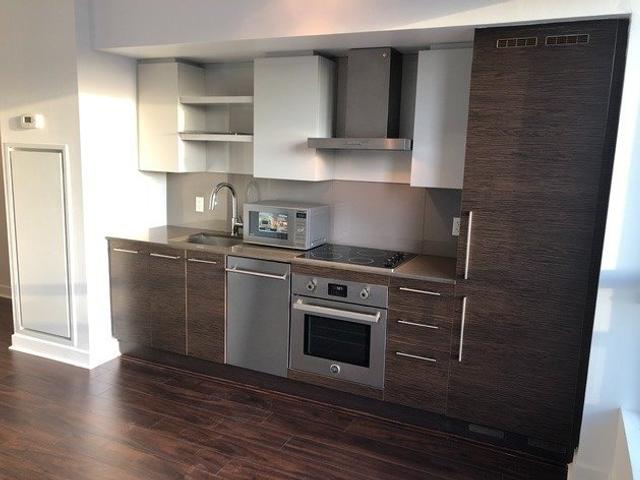 PH10 - 1030 King St W