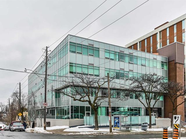 303 - 562 Eglinton Ave E
