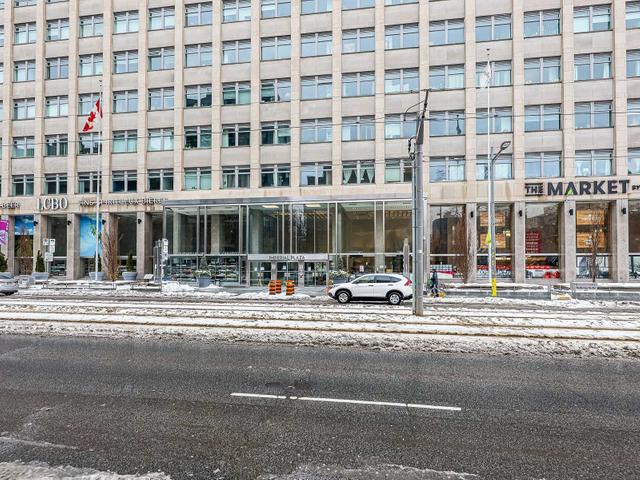 1018 - 111 St Clair Ave