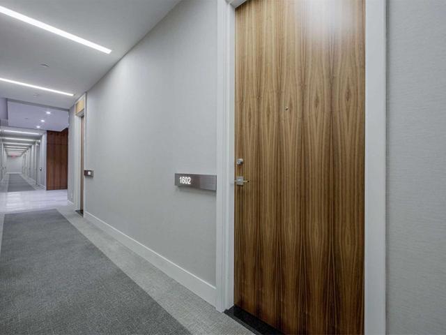 1602 - 111 St Clair Ave W