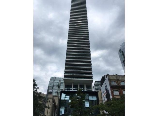 1705 - 224 King St W