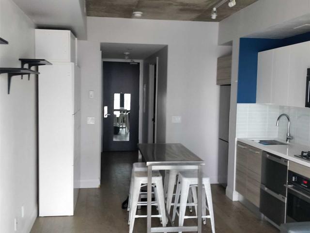 1705 - 224 King St W