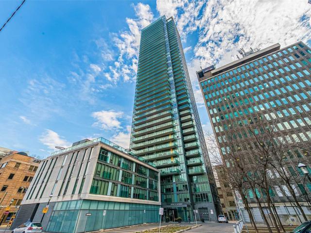 1207 - 33 Lombard St