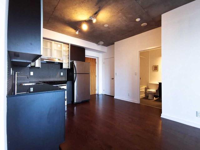 1207 - 33 Lombard St