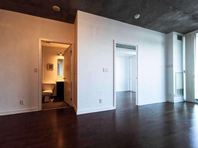 1207 - 33 Lombard St