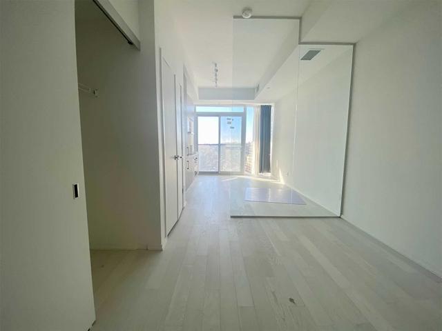 926 - 8 Hillsdale Ave