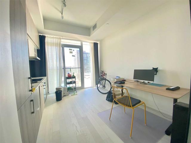 926 - 8 Hillsdale Ave