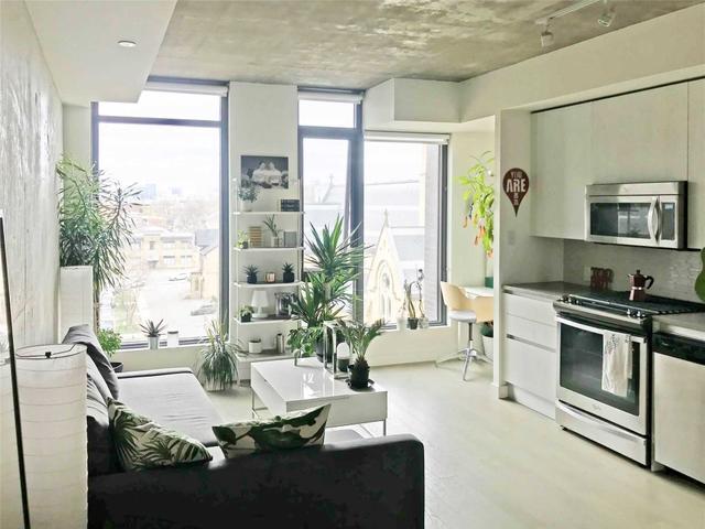 403 - 111 Bathurst St