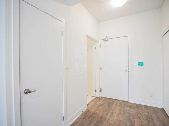 905 - 180 Fairview Mall Dr