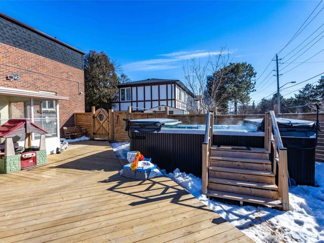 109 Old Sheppard Ave