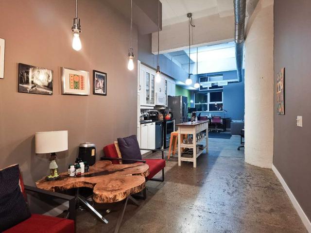 836 - 155 Dalhousie St