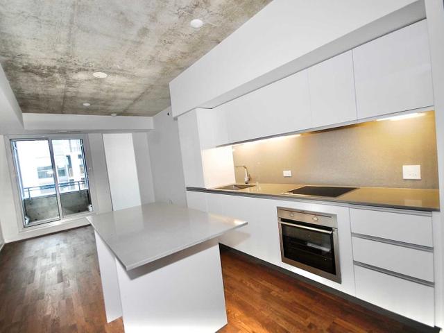 702 - 20 Gladstone Ave