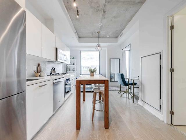 210 - 11 Charlotte St