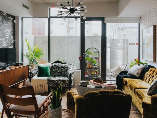 104 - 461 Adelaide St W