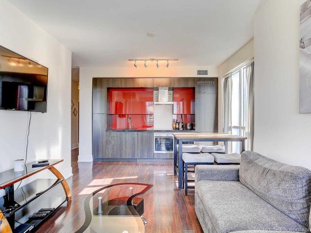 2112 - 300 Front St W