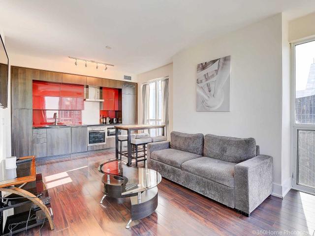 2112 - 300 Front St W