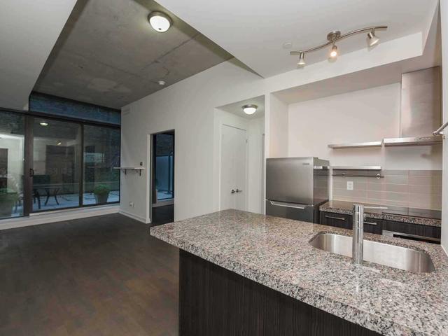 101 - 461 Adelaide St W