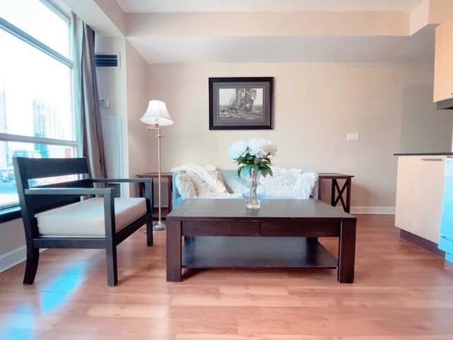 518 - 36 Blue Jays Way