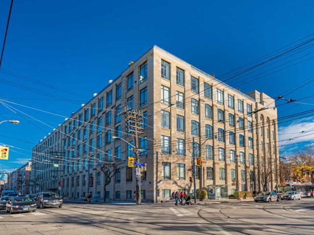207 - 993 Queen St W